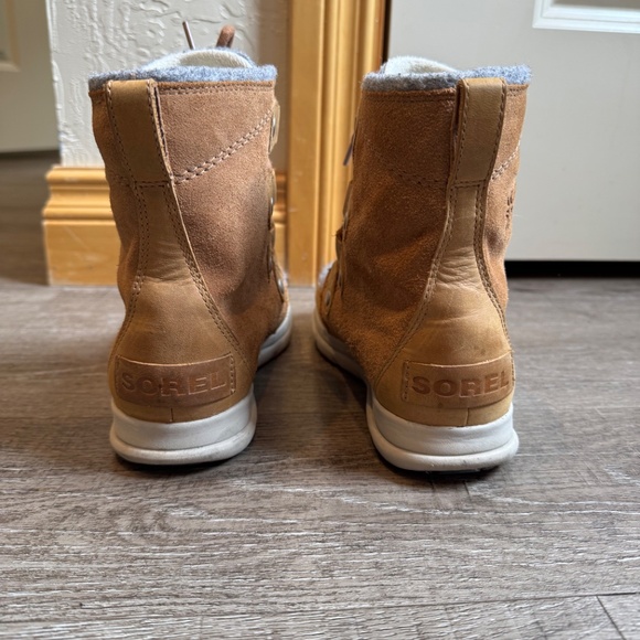 Sorel Explorer Joan Boot (size 6) - Picture 4 of 6